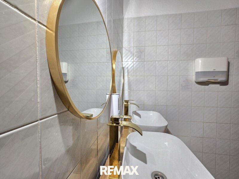 17 Toilettenwaschtische