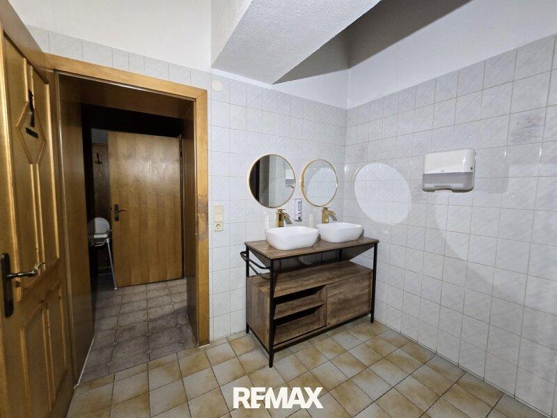 16 Toiletten