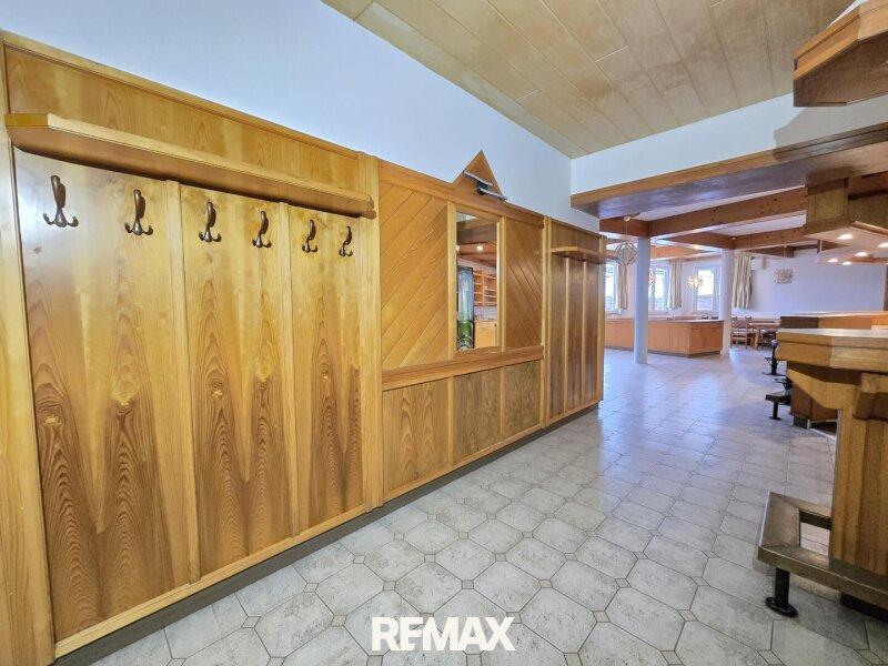 18 Garderobe Restaurant