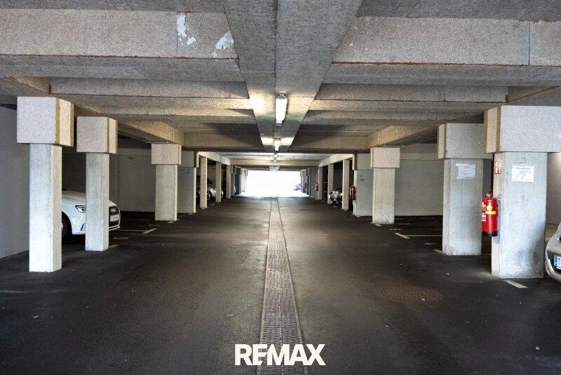 17 Garage