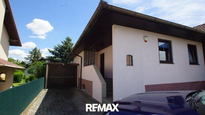 31 Garage Hauseingang EFH 2000
