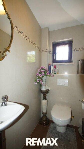 9 WC EG EFH 2000