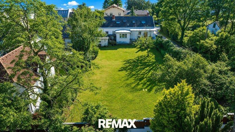 Haus-Hinterseite mit Garten