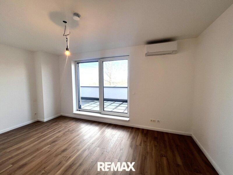 12 Schlafzimmer 1