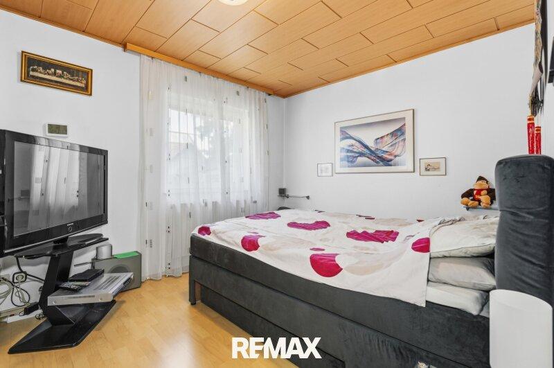12 Zimmer 1 EG
