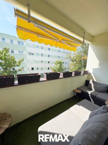12. Loggia