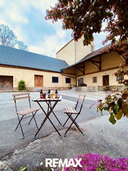 EFH 3830 Waidhofen-innenhof bier