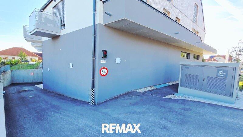 18 Garageneinfahrt