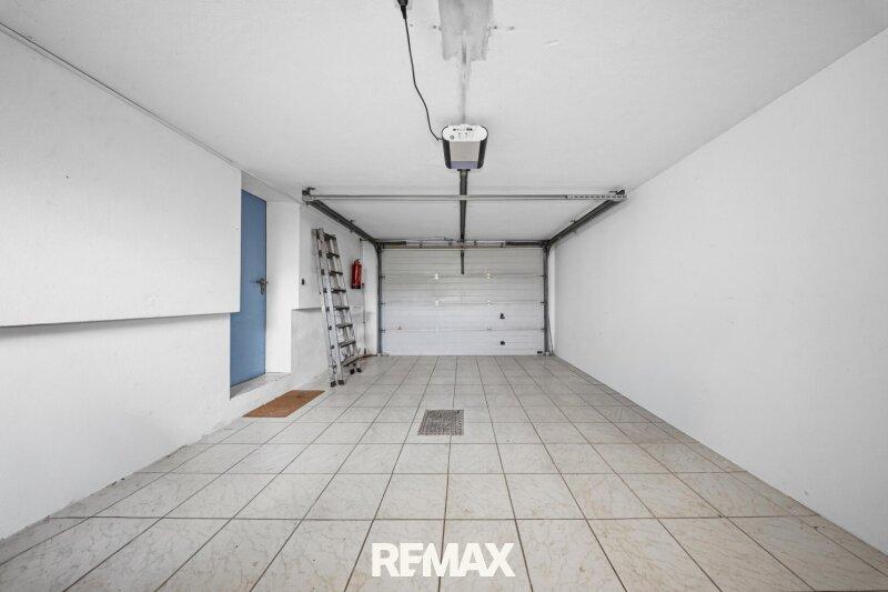 16 Garage