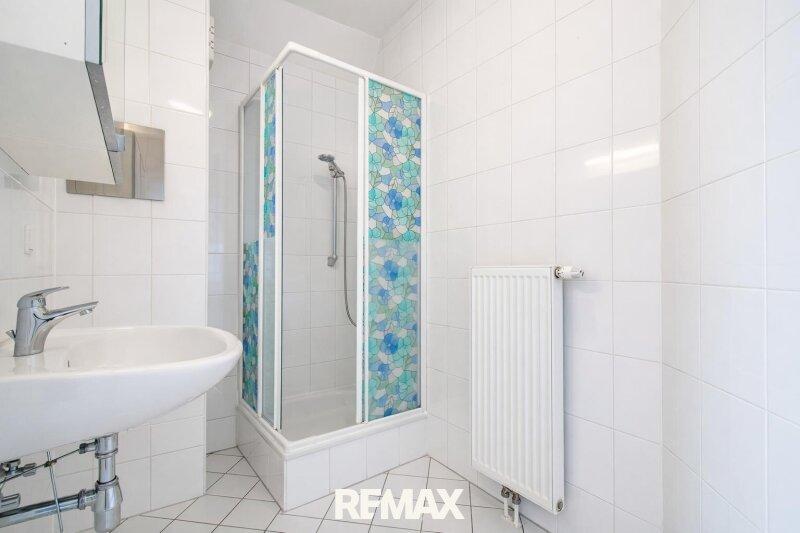 Badezimmer 1. OG Iststand