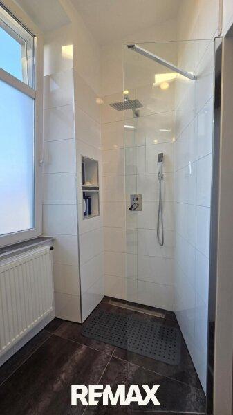 05 Dusche