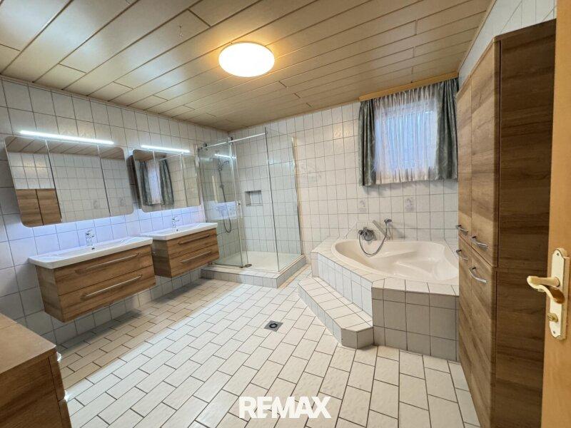 ETW 2003 Leitzersdorf - Badezimmer