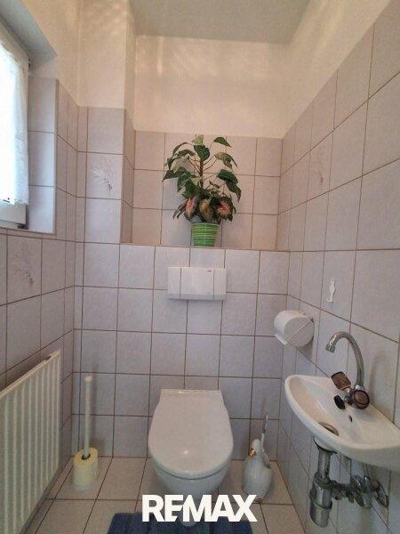 18 G�ste-WC Strasshof