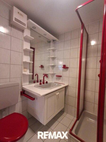 25 Bad mit Dusche WC UG Strasshof
