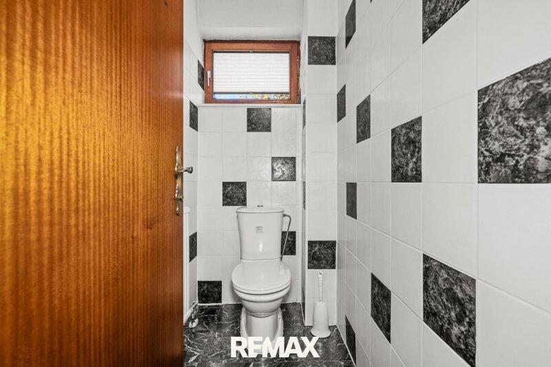 20 EFH 2103 - Toilette