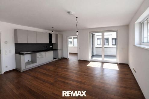 "Wohnung mit Balkon und Parkplatz"