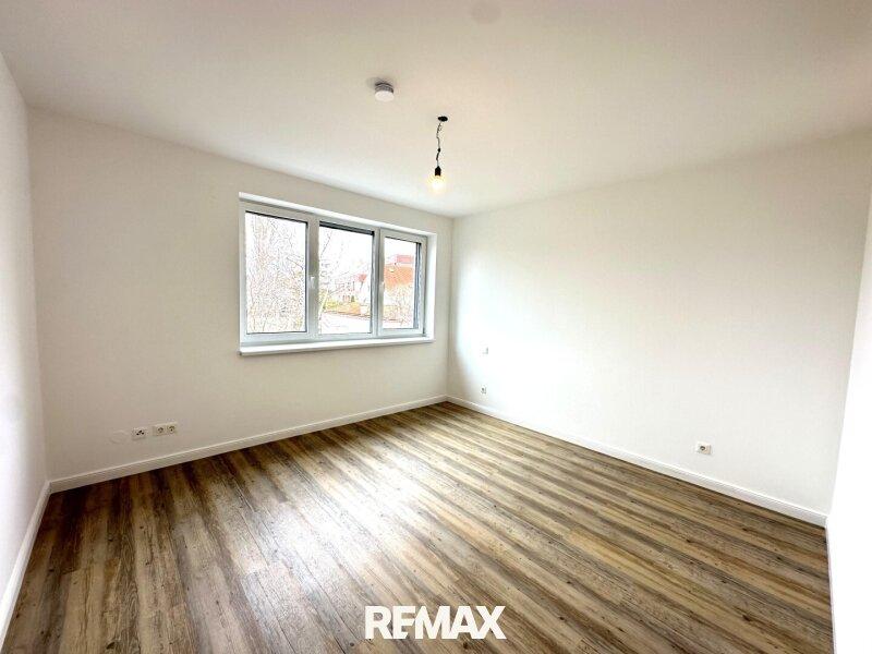 11 Schlafzimmer 1