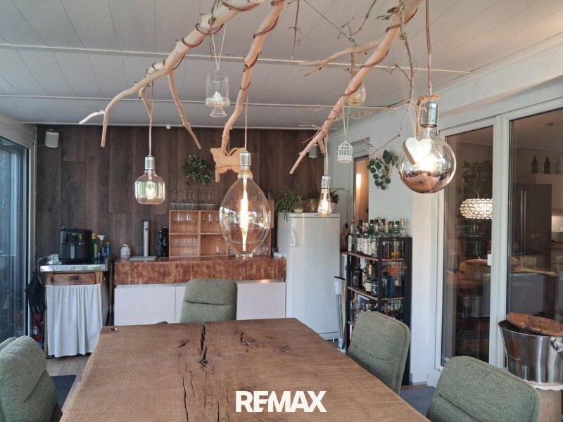 8 �berdachte Terrasse bzw. Wintergarten 1220