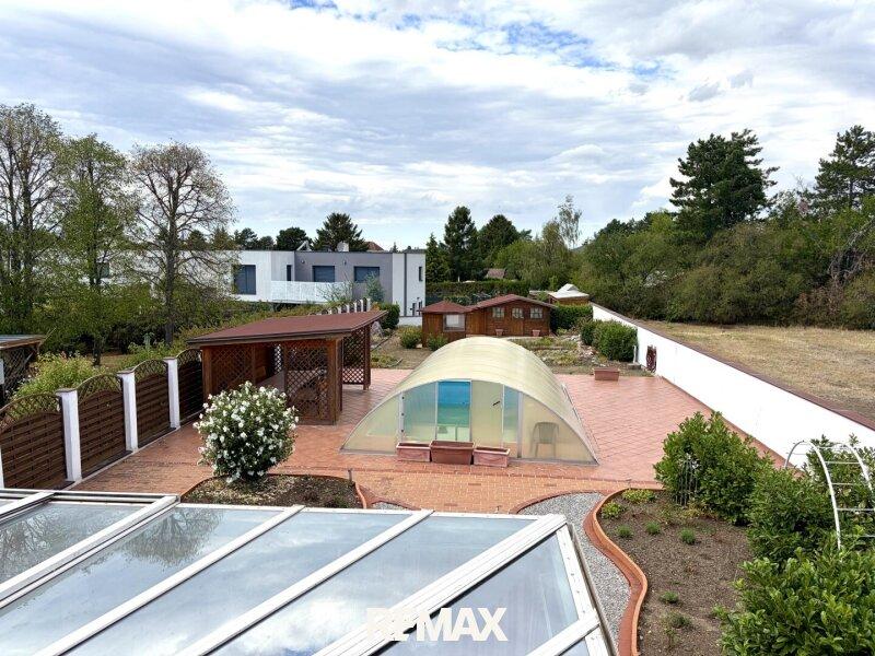 16 GARTEN �BERBLICK
