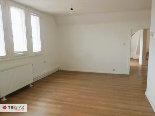 Altbau-Dachgescho�wohnung mit Flair