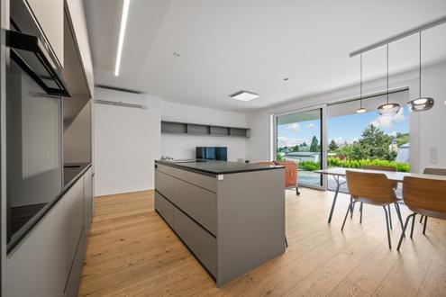 Voll-Möblierte 4-Zimmer-Wohnung mit Terrasse, Garten und Gemeinschaftspool