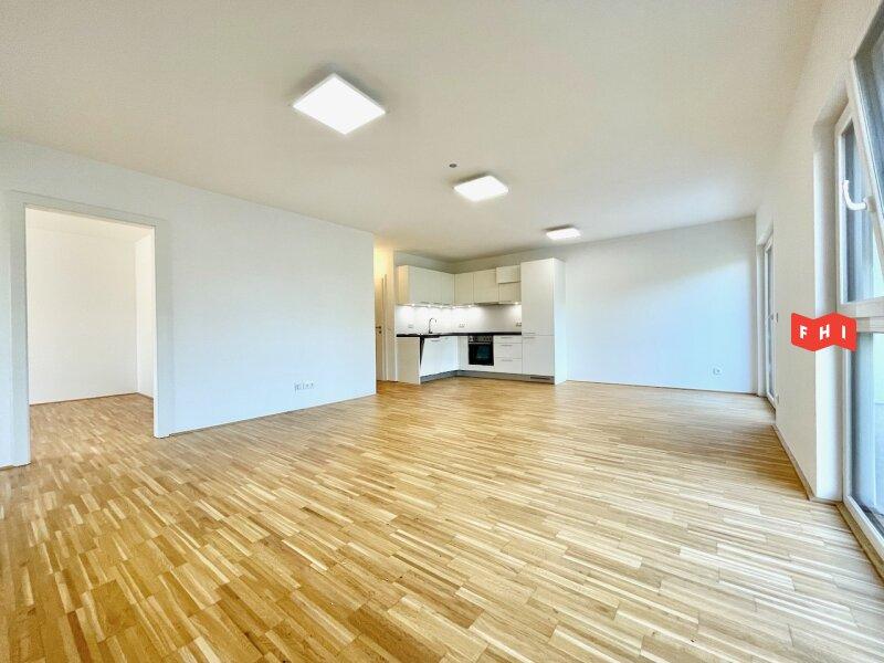 Wohn-Esszimmer mit offenem K�chenbereich