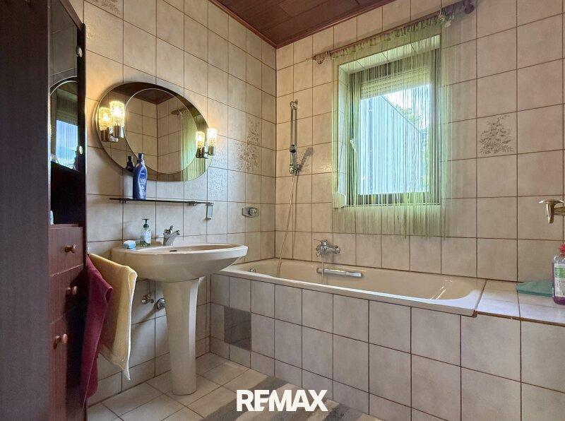 Erdgeschoss - Badezimmer