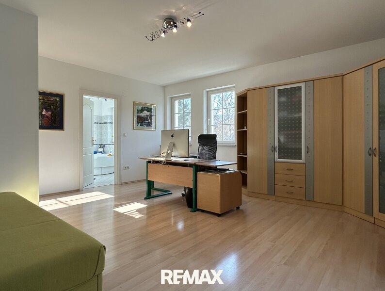 Arbeitszimmer