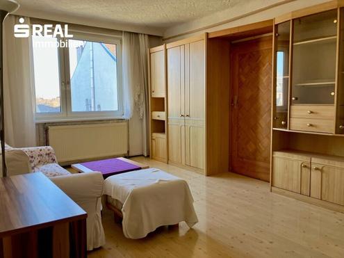 GELEGENHEIT! - 2 ZIMMER Wohnung in RUHIGER Wohngegend - renovierungsbed�rftig