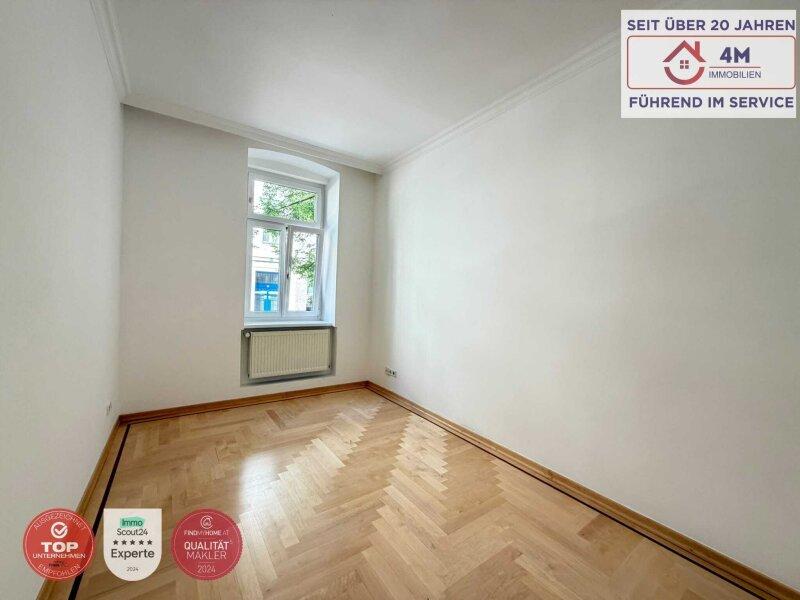 Schlafzimmer 1 - Gassenseitig