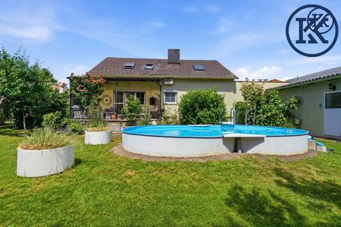 Einfamilienhaus mit gro�em Garten, sehr guter �ffentlicher Anbindung und ausgezeichneter Infrastruktur in der N�he des Badesees.