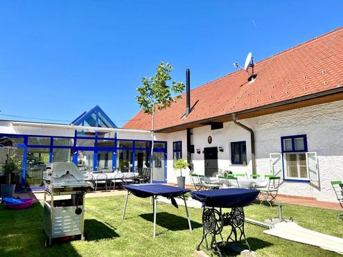 Wohnen, wo andere Urlaub machen - Traumhafter Streckhof mit Geschichte & Stil