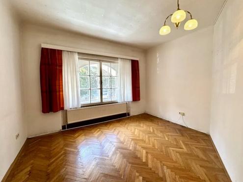 ALTBAU-FLAIR! 3 Zimmer Wohnung am Kriemhildplatz zu vermieten