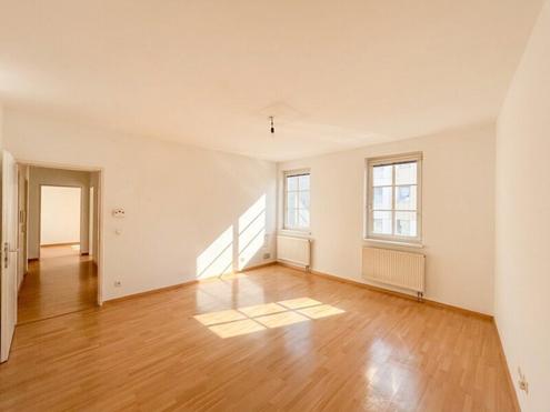 Sofort beziehbar! 3-Zimmer-Wohnung in der Innenstadt | Separate K�che | Gro�es Bad | Klimaanlage