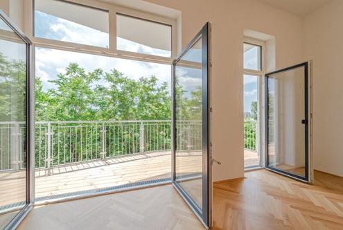 ++NEU++ 3-Zimmer-Altbau-Erstbezug mit Balkon nahe U6 Dresdner Straße