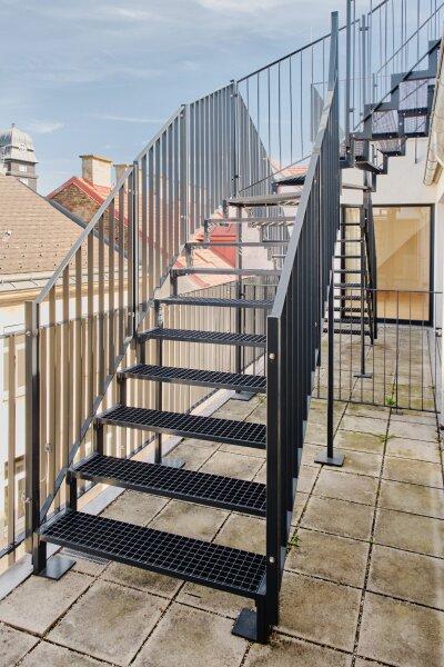 Aufgang obere Terrasse