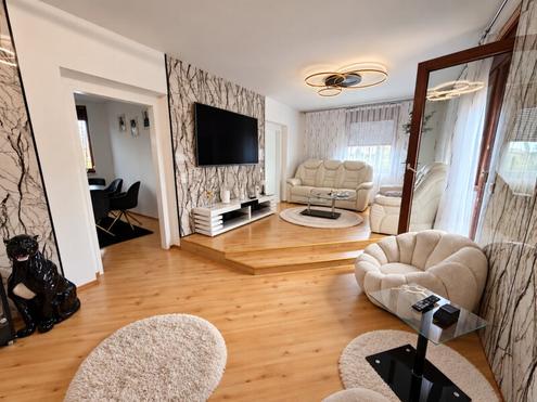 Moderne sanierte 4-Zimmer Wohnung mit Balkon ins Gr�ne in Pottendorf!