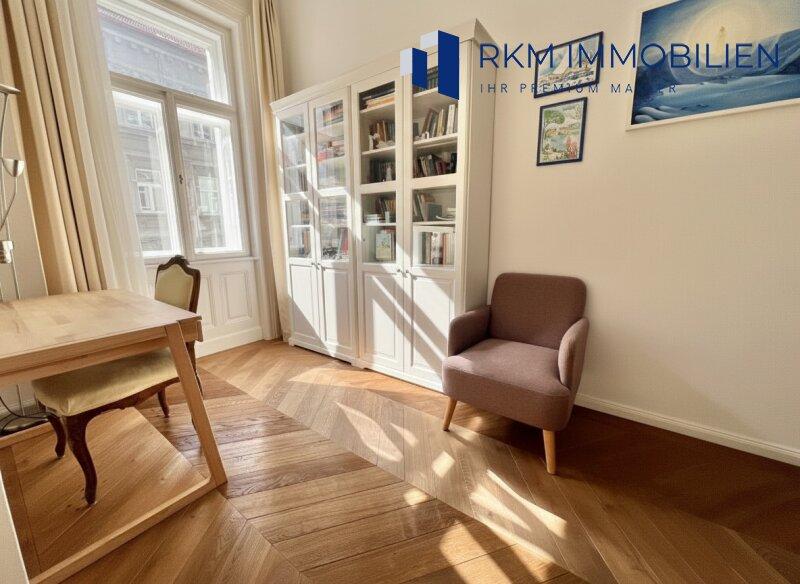 Arbeitszimmer
