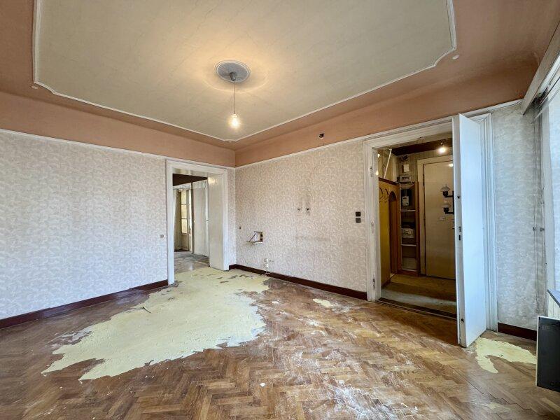 hofseitiges Zimmer