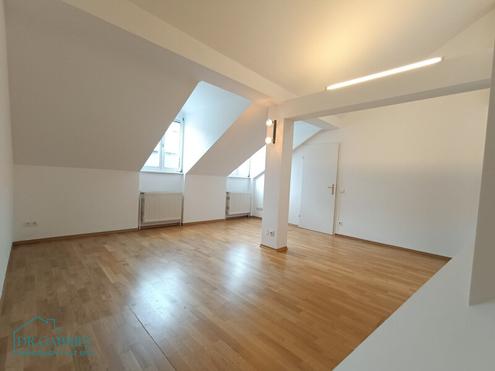 2-ZIMMER-DACHGESCHOSS-WOHNUNG - N�HE MATZLEINSDORFER PLATZ