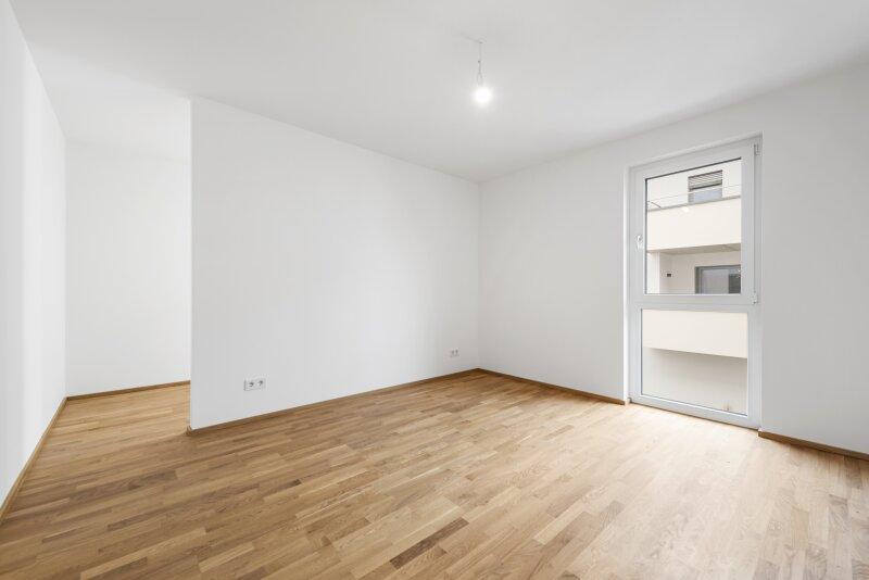 Zimmer mit Schrankraum