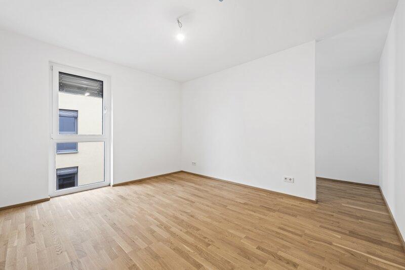 Zimmer mit Schrankraum