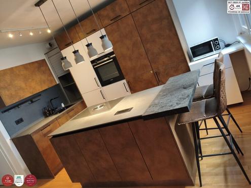 Exquisites Neubau-Juwel im Botschaftsviertel: Moderne 3-Zimmer-Wohnung mit Sicherheitsfeatures, Eigengarten und Wohnk�che mit Kochinsel