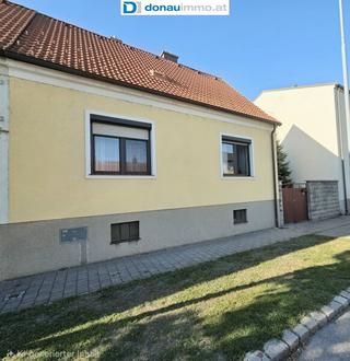 Sehr gepflegtes Haus, 2 Bau-Parzellen! Teilung m�glich!