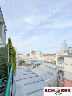 Dachgeschoss-Maisonette mit Terrasse in U-Bahn-N�he