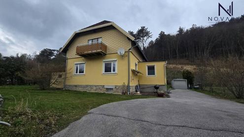 Charmantes Einfamilienhaus in Thenneberg mit Garten, Balkon und viel Potenzial!