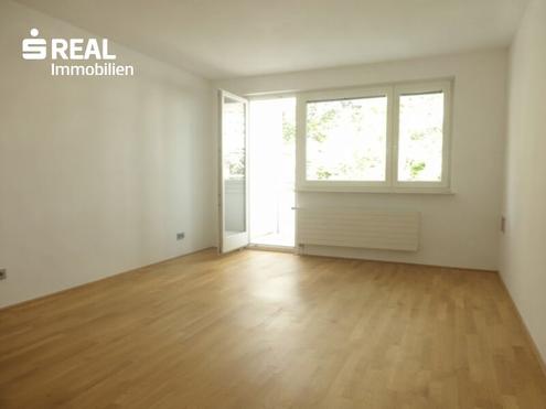 Tolle Familien-Wohnung: 3-Zimmer mit Loggia und Gr�nblick nahe Wolfrathplatz