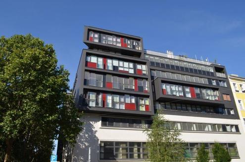 INNSTRASSE, 51 m2 Neubau mit Stehbalkon, 2 Zimmer, Komplettküche, Wannenbad, Parketten, 3. Liftstock