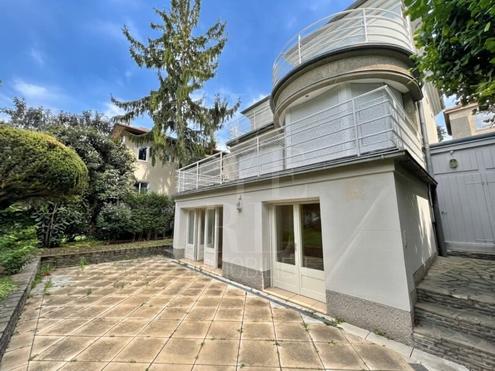 Repr�sentative Villa mit Terrassen und 300 m� Garten