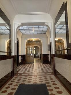 Klassische, sanierte 3 1/2 Zimmer Altbauwohnung N�he Rochusmarkt!